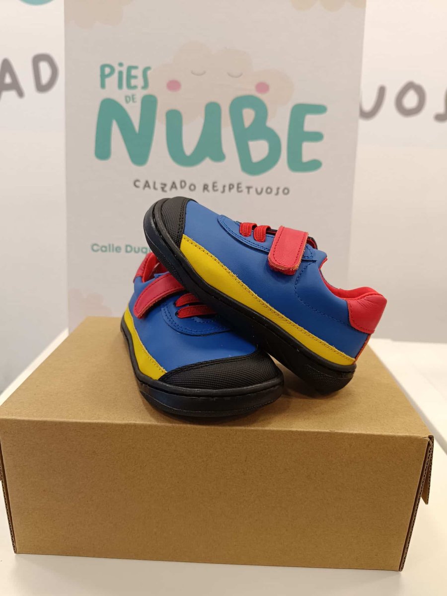Deportiva Dispares modelo Maktub Superheroes piel - Imagen 4