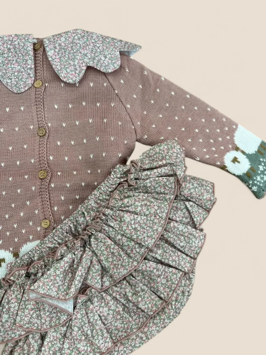 Conjunto de punto rosa con ovejitas y falda flores - Imagen 3