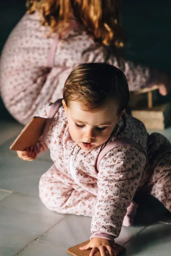 PIJAMA MANTA CON MANGAS Y CALCETINES ANTIDESLIZANTES-TOG 2.5-MISTY ROSE - Imagen 4